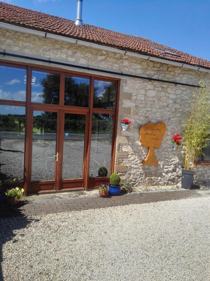 Le Chene Vert Millac  Exterior foto